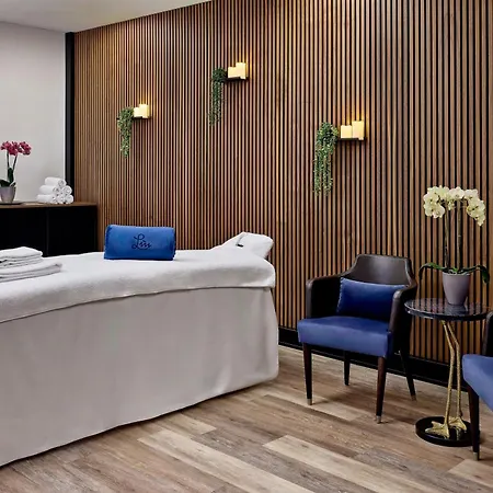 Luc, Autograph Collection 5* Berlín