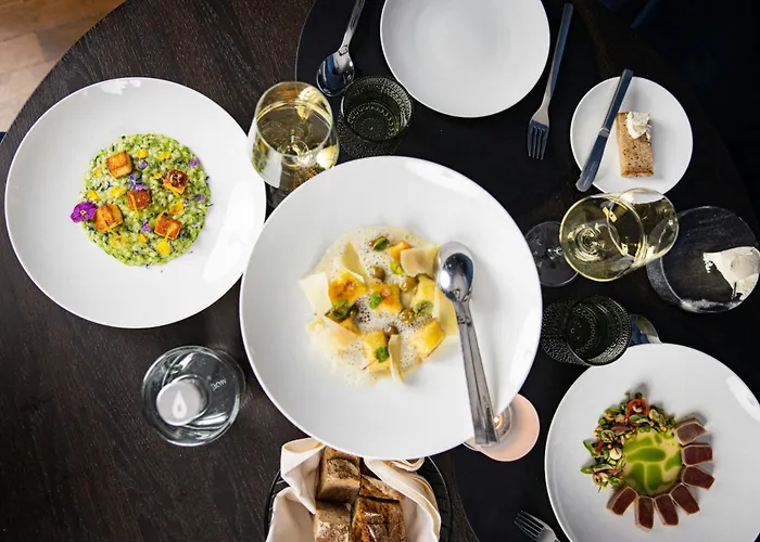 Luc, Autograph Collection