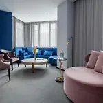 Luc, Autograph Collection 5*