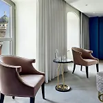 Luc, Autograph Collection 5*