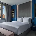 Luc, Autograph Collection 5*