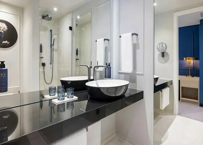 Luc, Autograph Collection מלון 5*