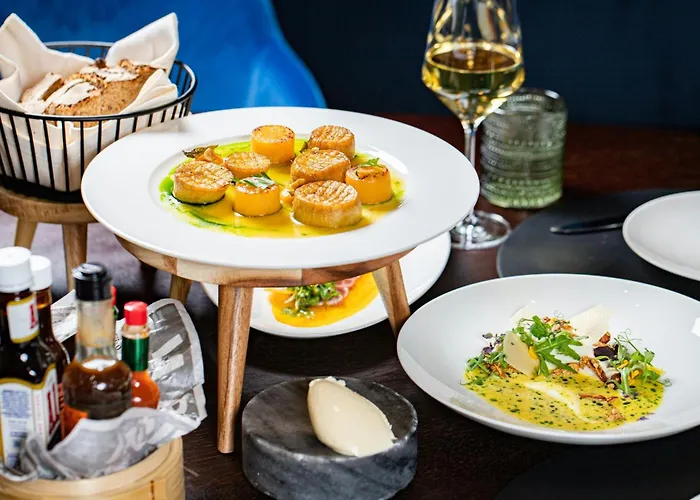 Luc, Autograph Collection