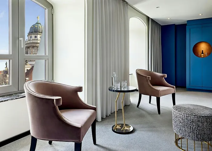 Luc, Autograph Collection 5*