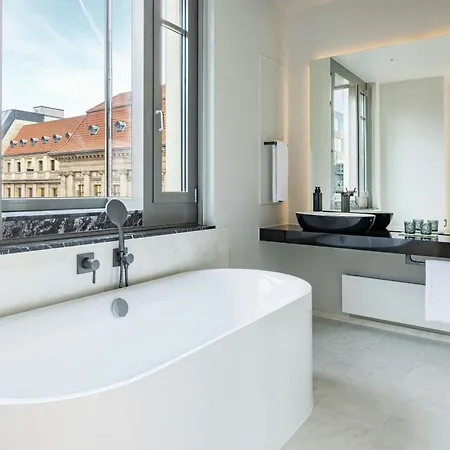 Luc, Autograph Collection Hotel 5*