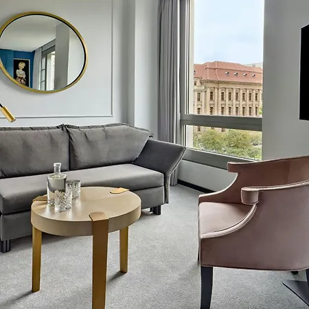 Luc, Autograph Collection