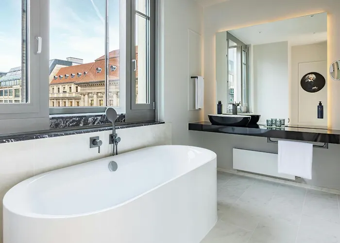 Luc, Autograph Collection Hotel 5*