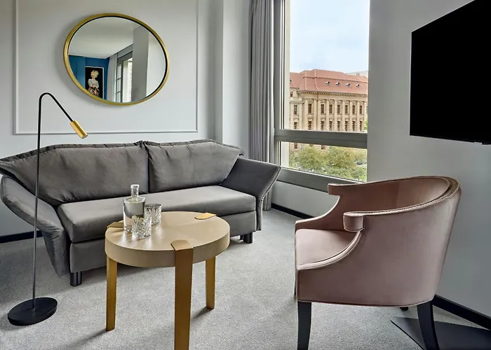 Luc, Autograph Collection