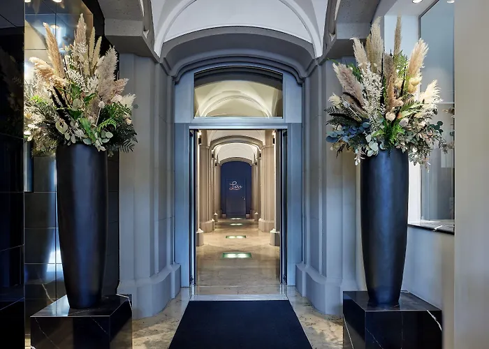 Luc, Autograph Collection 5*