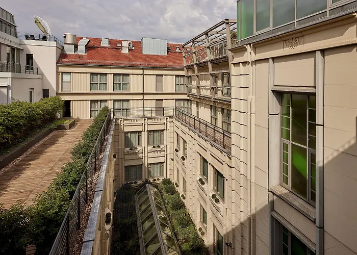 Hotel Luc, Autograph Collection